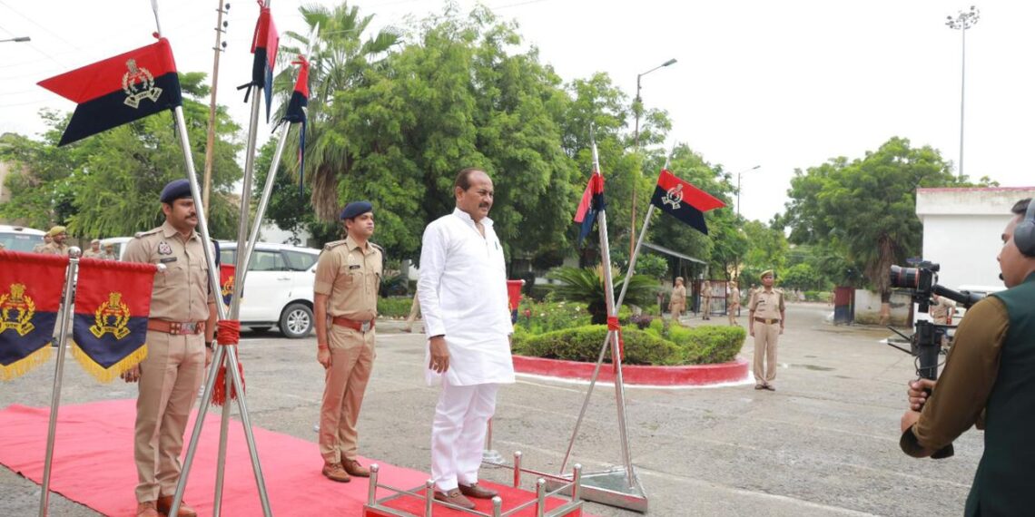 यूपी के कारागार मंत्री दारा सिंह चौहान ने गौतमबुद्धनगर जिला कारागार का दौरा किया