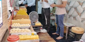 जनपद का खाद्य सुरक्षा एवं औषधि प्रशासन विभाग एक्शन में,  अभियान चलाकर अलग अलग प्रतिष्ठानों से खाद्य पदार्थों के 13 नमूने लिए गए