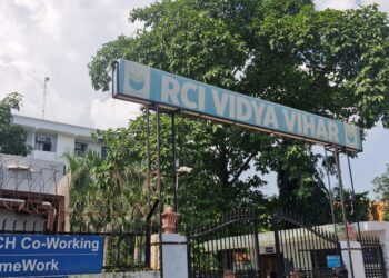 ग्रेटर नोएडा के निजी हॉस्टल में छात्रों के बीच चली गोली, एक छात्र की मौत दूसरा हुआ घायल अस्पताल में भर्ती, इलाज जारी