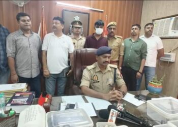 दनकौर थाना पुलिस ने ऑन डिमांड हथियारों की तस्करी करने वाला तस्कर किया गिरफ्तार, भारी मात्रा में अवैध हथियार बरामद
