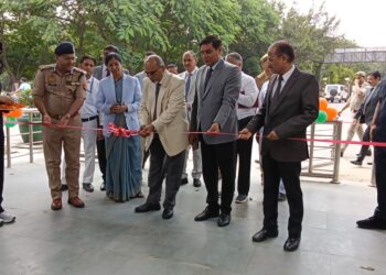 मा0 उच्च न्यायालय इलाहाबाद के मा0 न्यायमूर्ति ने राष्ट्रीय लोक अदालत का दीप प्रज्ज्वलित कर विधिवत रूप से किया शुभारंभ