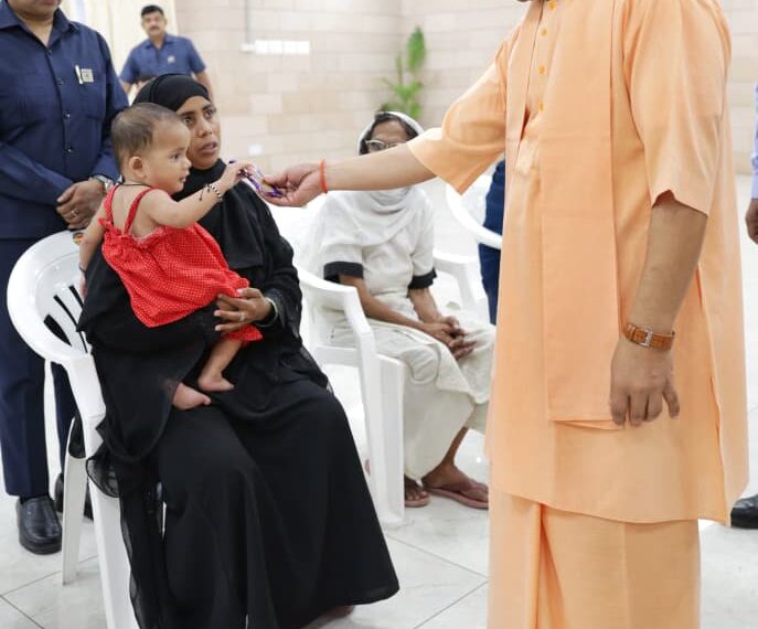 परेशान न हों, इलाज में मदद करेगी सरकार: मुख्यमंत्री योगी आदित्यनाथ