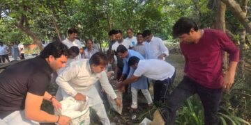 प्रधानमंत्री नरेंद्र मोदी के जन्मोत्सव पर ग्रेटर नोएडा मण्डल ने चलाया स्वच्छता अभियान