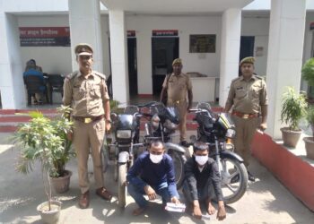 बीटा 2 पुलिस ने 2 शातिर चोर किए गिरफ्तार, 3 चोरी की मोटरसाइकिल बरामद