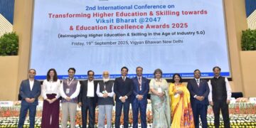 शारदा विश्वविद्यालय को शिक्षा क्षेत्र में अहम योगदान के लिए मिले पुरस्कार