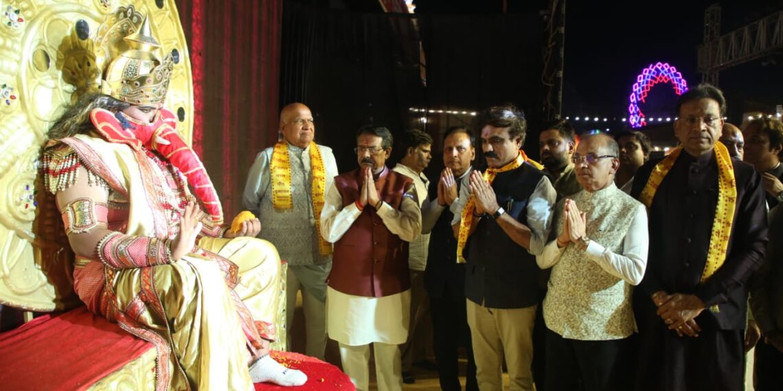 लव कुश रामलीला कमेटी : सोमनाथ मंदिर में हुई गणेश पूजन से रावण वेदवती संवाद की लीला
