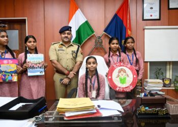 नोएडा पुलिस ने नारी सुरक्षा और साइबर जागरूकता पर दिया जोर, चलाया अभियान
