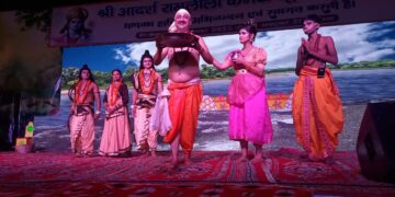 श्री आदर्श रामलीला सूरजपुर के छठवें दिन राम–केवट संवाद और दशरथ मरण के दृश्य ने बांधा समां