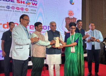 यूपीआईटीएस -2025 : ग्रेनो प्राधिकरण को मिला हाल-3 के बेस्ट स्टाल का अवार्ड