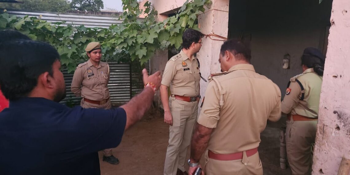ग्रेटर नोएडा में मानसिक रूप से परेशान मजदूर ने उठाया खौफनाक कदम, पत्नी और साले की हत्या के बाद आत्महत्या