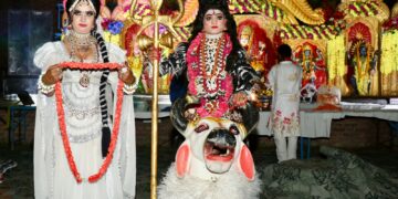 शारदा विश्वविद्यालय में डांडिया नाइट और माता की चौकी का आयोजन