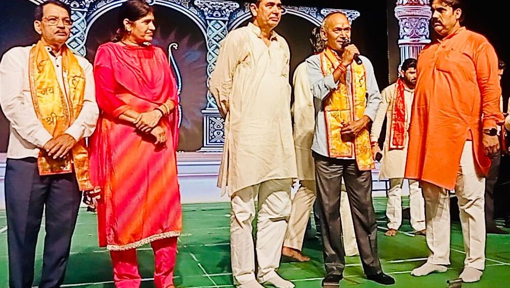 कवि भगवत प्रसाद शर्मा ने “सीता हरण” प्रसंग पर अपनी भावपूर्ण कविता सुनाकर सभी को किया भाव विभोर