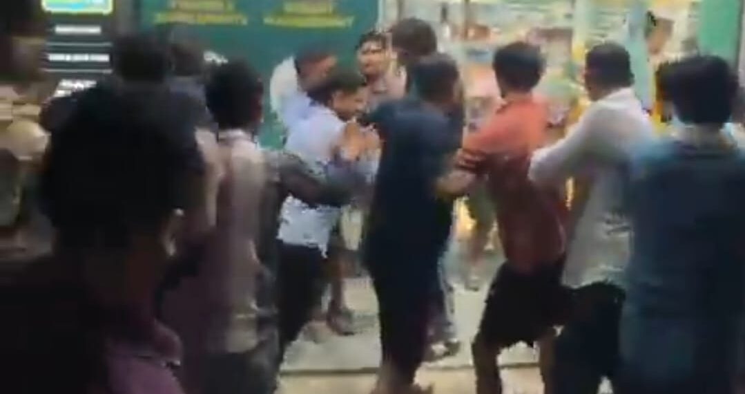 ग्रेटर नोएडा वेस्ट की आम्रपाली फार्म सोसाइटी में गार्ड और रेजिडेंट्स के बीच जमकर मारपीट, दो आरोपी गिरफ्तार