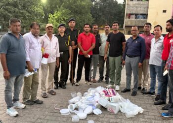 ग्रेनो प्राधिकरण के स्वास्थ्य विभाग ने सिंगल यूज प्लास्टिक किया जब्त