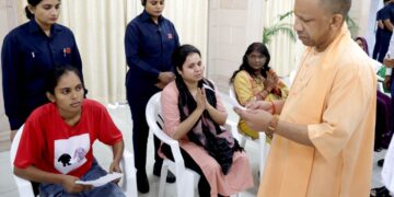 समस्या लेकर आये लोगों से मिले मुख्यमंत्री, बोले- आपकी सेवा ही सरकार की प्राथमिकता