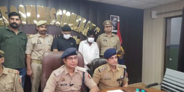 नोएडा में मंदिर चोरी का खुलासा: 3.5 किलो चांदी की सिल्लियों के साथ 2 चोर गिरफ्तार