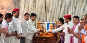 सपा नोएडा महानगर ने सरदार पटेल व आचार्य नरेंद्र देव की मनाई जयंती
