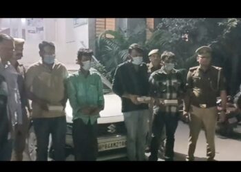 नोएडा में साइबर अपराध पर बड़ा प्रहार: फर्जी दस्तावेज़ों से बैंक खाते बेचकर ‘डिजिटल अरेस्ट’ कराने वाले 4 शातिर गिरफ्तार