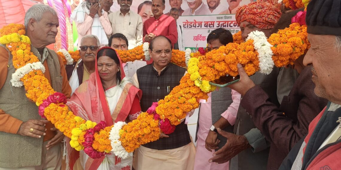 बिना भाटी ने दिया क्षेत्र वासियों को रोडवेज बस सेवा का तोहफा