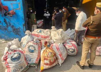 नोएडा पुलिस ने 4 करोड़ रुपये का मादक पदार्थ किया नष्ट, पिछले कई सालों से 7 थानों में 149 मुकदमो से था संबंध