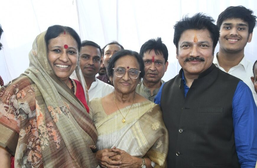सादगी, सेवा और शुचिता के प्रतीक: बाबू रमाकांत द्विवेदी की पुण्यतिथि पर श्रद्धांजलि सभा में उमड़ा जनसैलाब