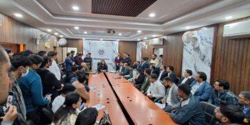 बार, होटल, रेस्टोरेंट एवं मैरिज लॉन के प्रबंधकों/संचालकों के साथ जिलाधिकारी ने सुरक्षा को लेकर की बैठक