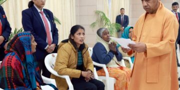 हर जरूरतमंद की सेवा ही सरकार का लक्ष्यः मुख्यमंत्री योगी आदित्यनाथ