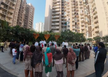 बदलाव अभियान के जरिए ग्रेनो वासियों को प्लास्टिक से किया सचेत
