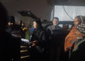 ईएमसीटी टीम द्वारा मज़दूर बस्तियों में कंबल वितरण अभियान आयोजित
