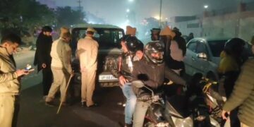 हुड़दंगबाजों पर ग्रेटर नोएडा पुलिस का कड़ा प्रहार, गर्ल्स हॉस्टल के बाहर मनचलों की लगी क्लास