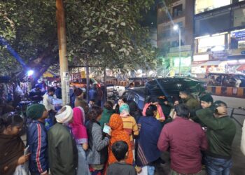 ईएमसीटी की ओर से ईएसआई अस्पताल में जरुरतमंद एडमिट मरीजों को कम्बलों का वितरण