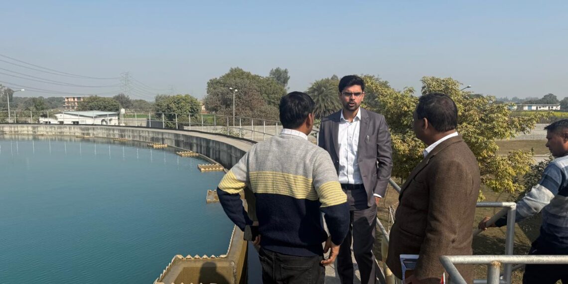 ग्रेटर नोएडा प्राधिकरण के एसीईओ ने गंगा वाटर ट्रीटमेंट प्लांट और मास्टर रिजर्वायर का लिया जायजा