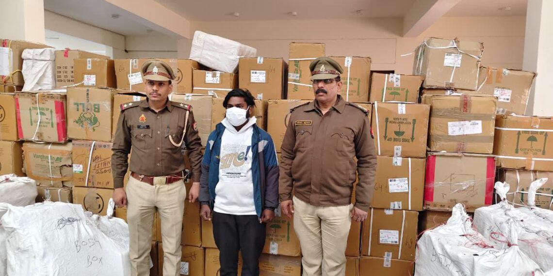 नोएडा: कंपनी से लाखों का माल गबन करने वाला आरोपी गिरफ्तार, 15 लाख का सामान बरामद