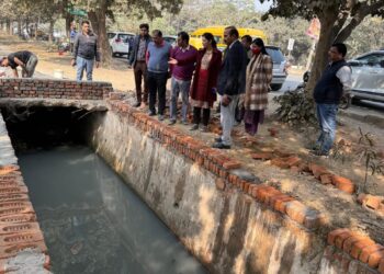 प्राधिकरण के वरिष्ठ अफसरों ने शहर में नालों पर बने पुलों का किया निरीक्षण, सुरक्षा बढ़ाने के निर्देश