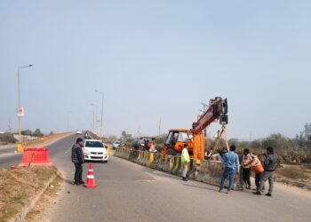 ग्रेनो प्राधिकरण रोड सेफ्टी अभियान तीसरे दिन भी जारी रहा
