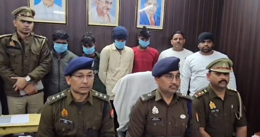 ​11 लाख का नशा, 30 किलो गांजा और 4 तस्कर, नोएडा फेस 3 पुलिस ने टीपी नगर में बिछाया जाल, धरे गए सौदागर!