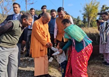 ‘हम भी तेरे दादा लगते हैं’ : सीएम योगी