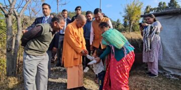 ‘हम भी तेरे दादा लगते हैं’ : सीएम योगी