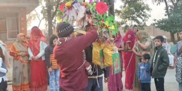शिवरात्रि पर हर हर महादेव और बम बम भोले के जयकारों से गूंजे मंदिर