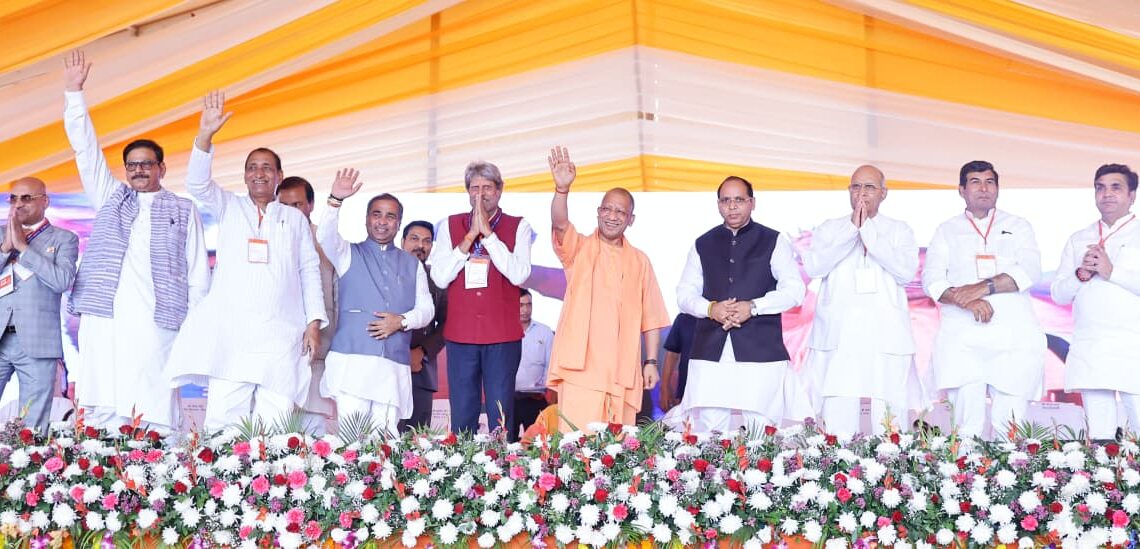 उत्तर प्रदेश के मुख्यमंत्री योगी आदित्यनाथ ने ग्रेटर नोएडा में 300 बेड वाले केडीएसजी सुपर स्पेशियलिटी हॉस्पिटल का किया उद्घाटन