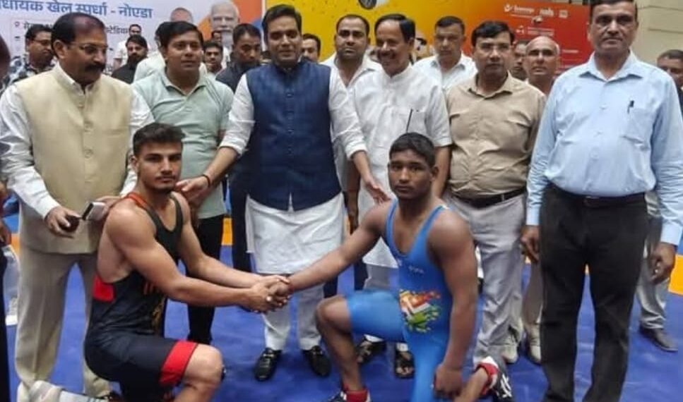 नोएडा स्टेडियम में विधायक खेल स्पर्धा का आयोजन, विभिन्न खेल विधाओं में खिलाड़ियों ने दिखाया उत्कृष्ट प्रदर्शन