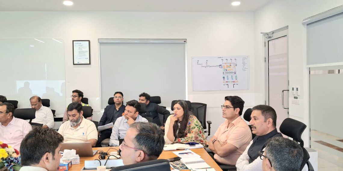 नोएडा इंटरनेशनल एयरपोर्ट, जेवर के प्रस्तावित लोकार्पण कार्यक्रम की तैयारियों को लेकर बैठक