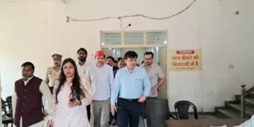 गौतमबुद्धनगर जिलाधिकारी ने किया EVM वेयरहाउस का त्रैमासिक निरीक्षण, राजनीतिक दलों की मौजूदगी में परखी सुरक्षा