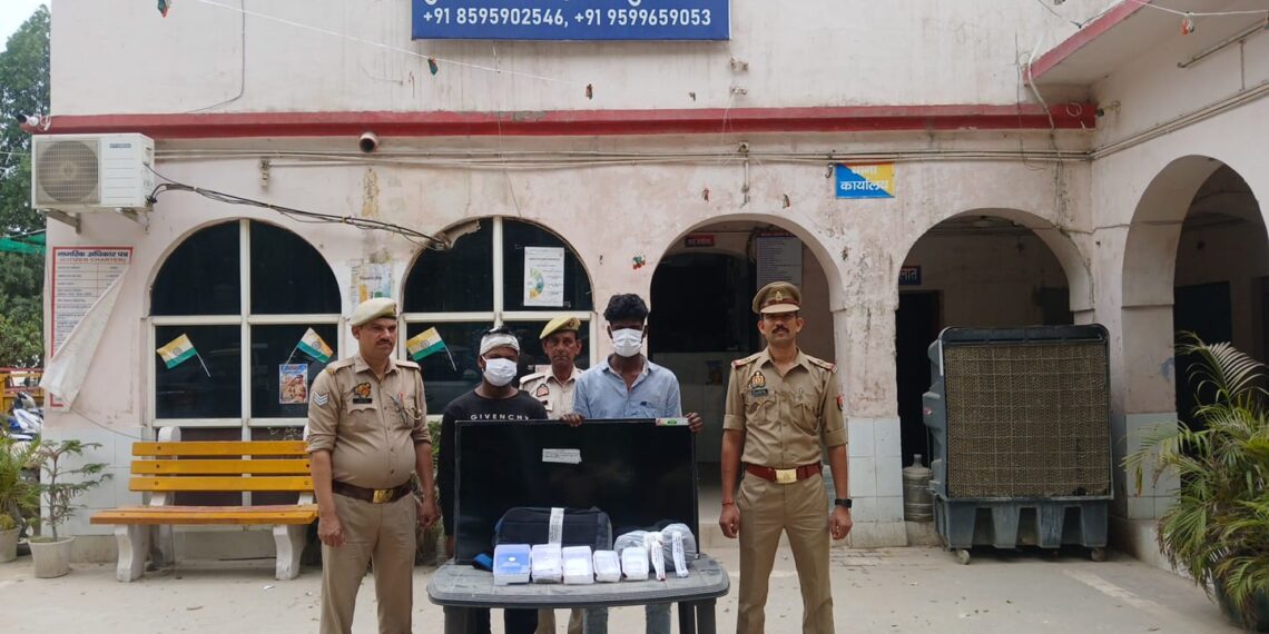 बिसरख पुलिस ने बंद घरों को निशाना बनाने वाले शातिर चोरों को दबोचा; ज्वेलरी, लैपटॉप और नकदी बरामद