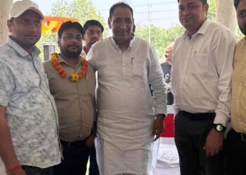 दूधिया हाईमास्ट लाइटों से रोशन हुए ग्रेटर नोएडा के पार्क, दादरी विधायक तेजपाल नागर ने जनता को किया समर्पित