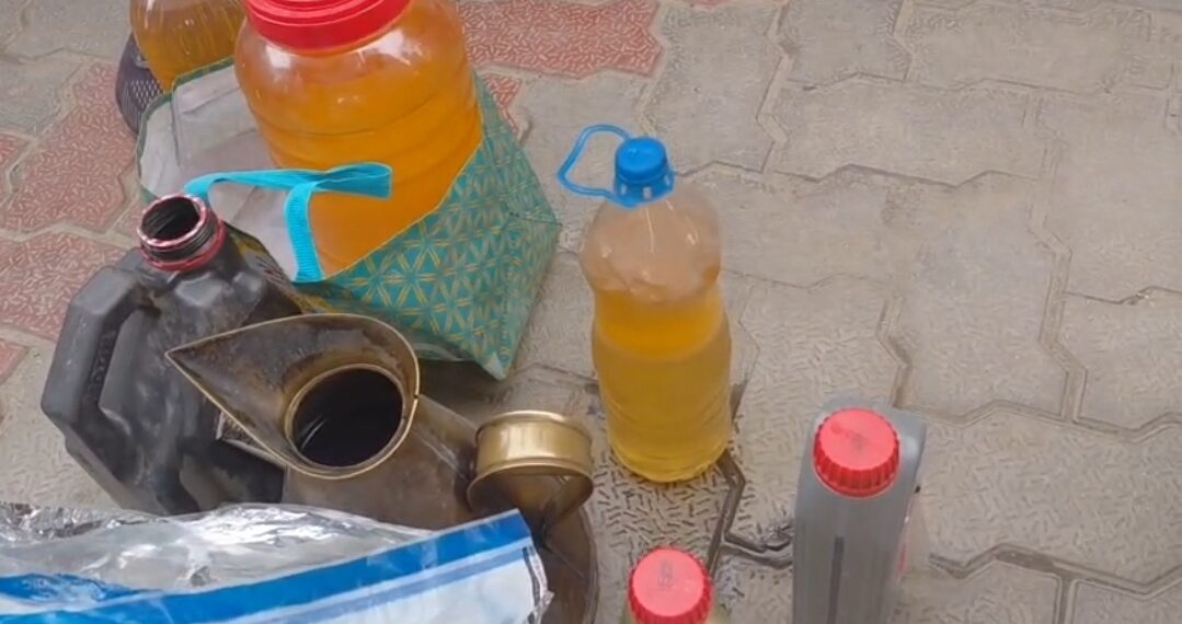 ग्रेटर नोएडा: पेट्रोल की जगह भरा गया पानी, 2 दर्जन से ज्यादा गाड़ियां खराब, जमकर हुआ हंगामा