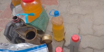 ग्रेटर नोएडा: पेट्रोल की जगह भरा गया पानी, 2 दर्जन से ज्यादा गाड़ियां खराब, जमकर हुआ हंगामा