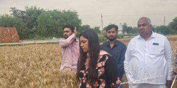 तेज हवा, बारिश व ओलावृष्टि से फसल क्षति के आकलन को लेकर जिलाधिकारी ने सर्वे टीम की गठित