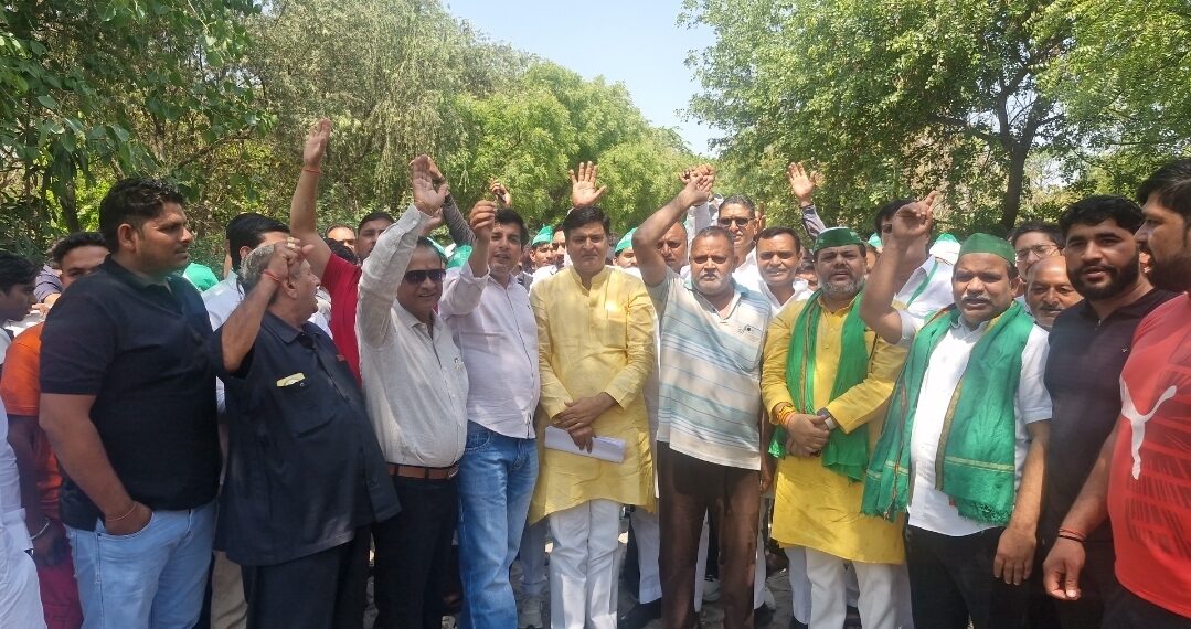 फर्जी मुकदमों के खिलाफ सड़कों पर उतरे किसान, प्रभारी मंत्री पर भी गंभीर आरोप लगाए, डीसीपी सेंट्रल ने दिए निष्पक्ष जांच के आदेश