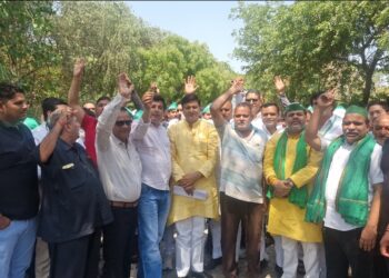 फर्जी मुकदमों के खिलाफ सड़कों पर उतरे किसान, प्रभारी मंत्री पर भी गंभीर आरोप लगाए, डीसीपी सेंट्रल ने दिए निष्पक्ष जांच के आदेश